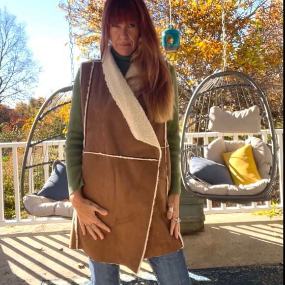 Fleece Lined Faye Suede Vest - Picture 10 of 13